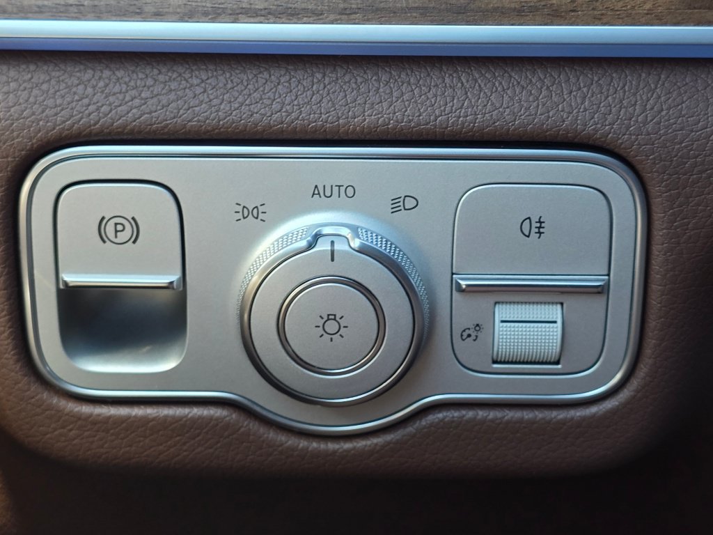 Used 2024 Mercedes-Benz GLE 350 4MATIC image 40