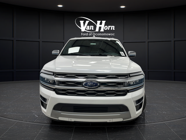 Used 2024 Ford Expedition Platinum AWD/4WD image 2