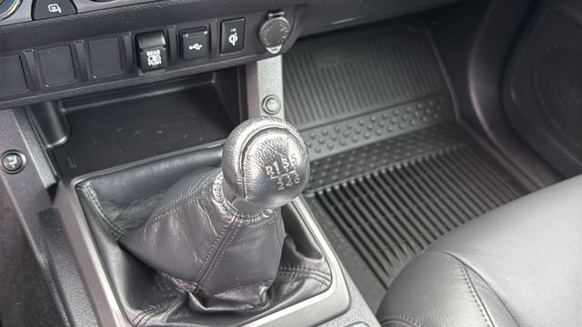 Certified 2022 Toyota Tacoma TRD Sport AWD/4WD image 16