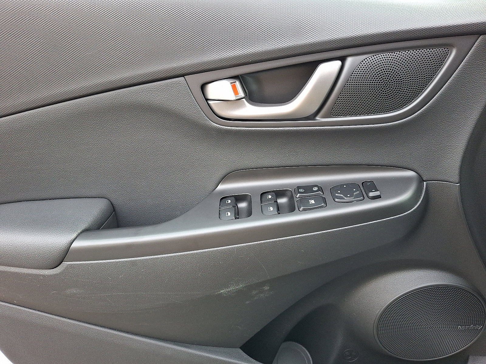 Certified 2021 Hyundai Kona Limited w/ Cargo Package image 12