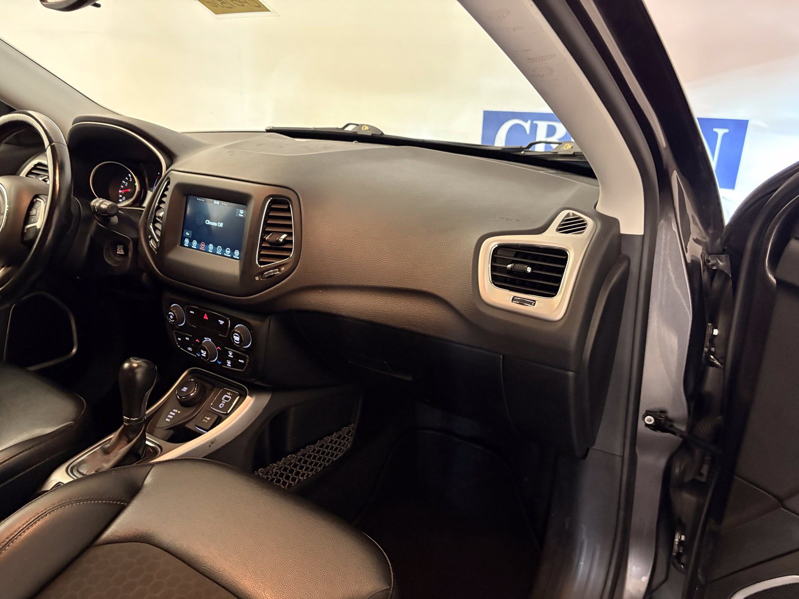 Used 2020 Jeep Compass Latitude AWD/4WD image 22