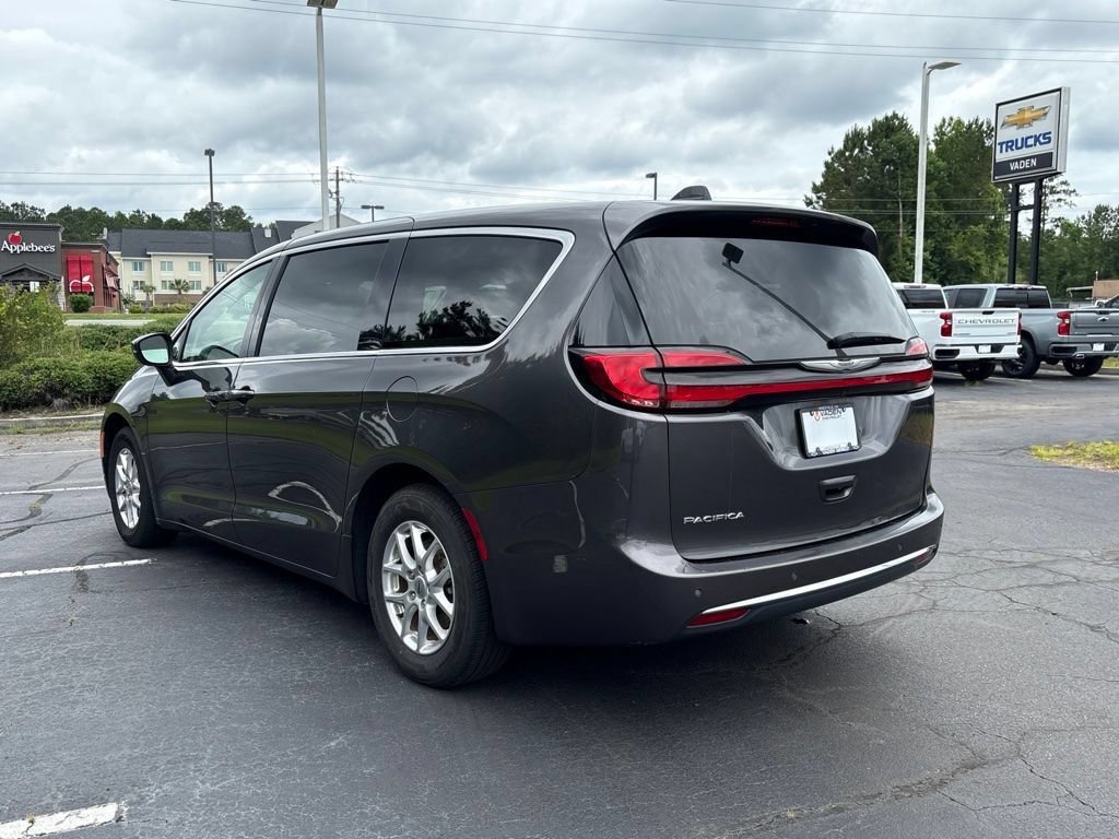 Used 2023 Chrysler Pacifica Touring-L FWD image 24