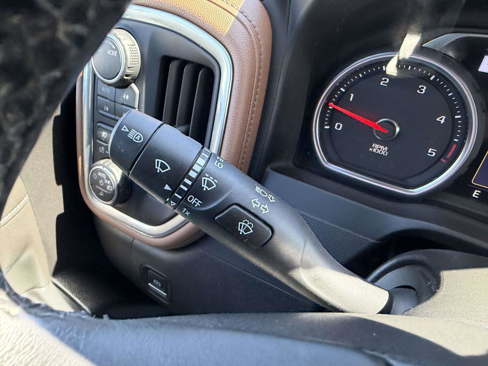 Used 2022 Chevrolet Silverado 3500 High Country w/ Safety Package II image 31