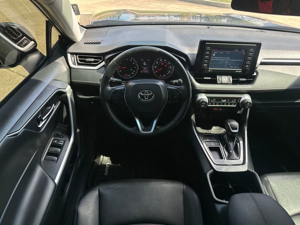 Used 2022 Toyota RAV4 XLE Premium image 14