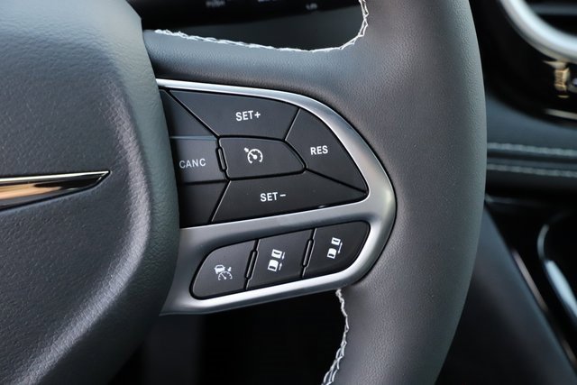 New 2026 Chrysler Pacifica Select image 26