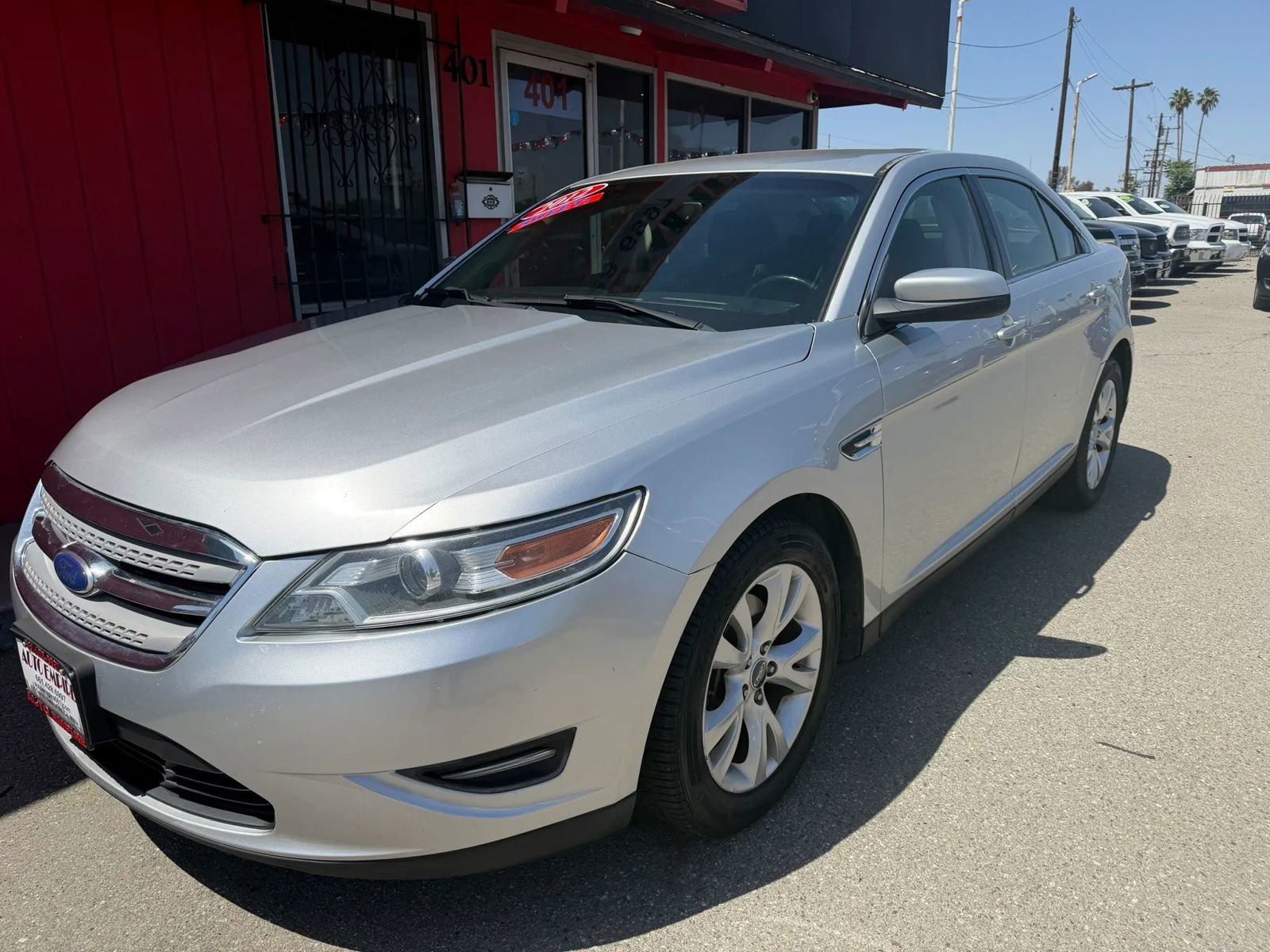 Used 2012 Ford Taurus SEL image 2