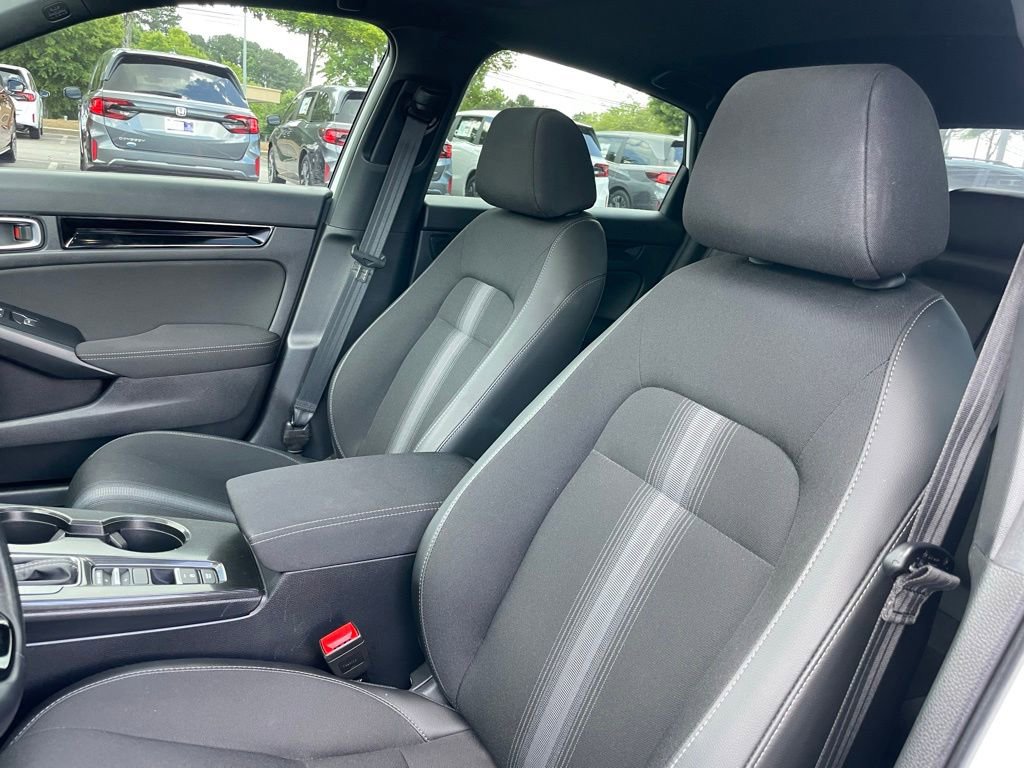 Used 2025 Honda Civic Sport image 25