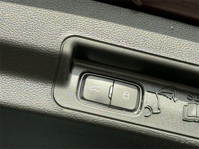 Certified 2022 Ford Explorer XLT w/ Equipment Group 202A image 28