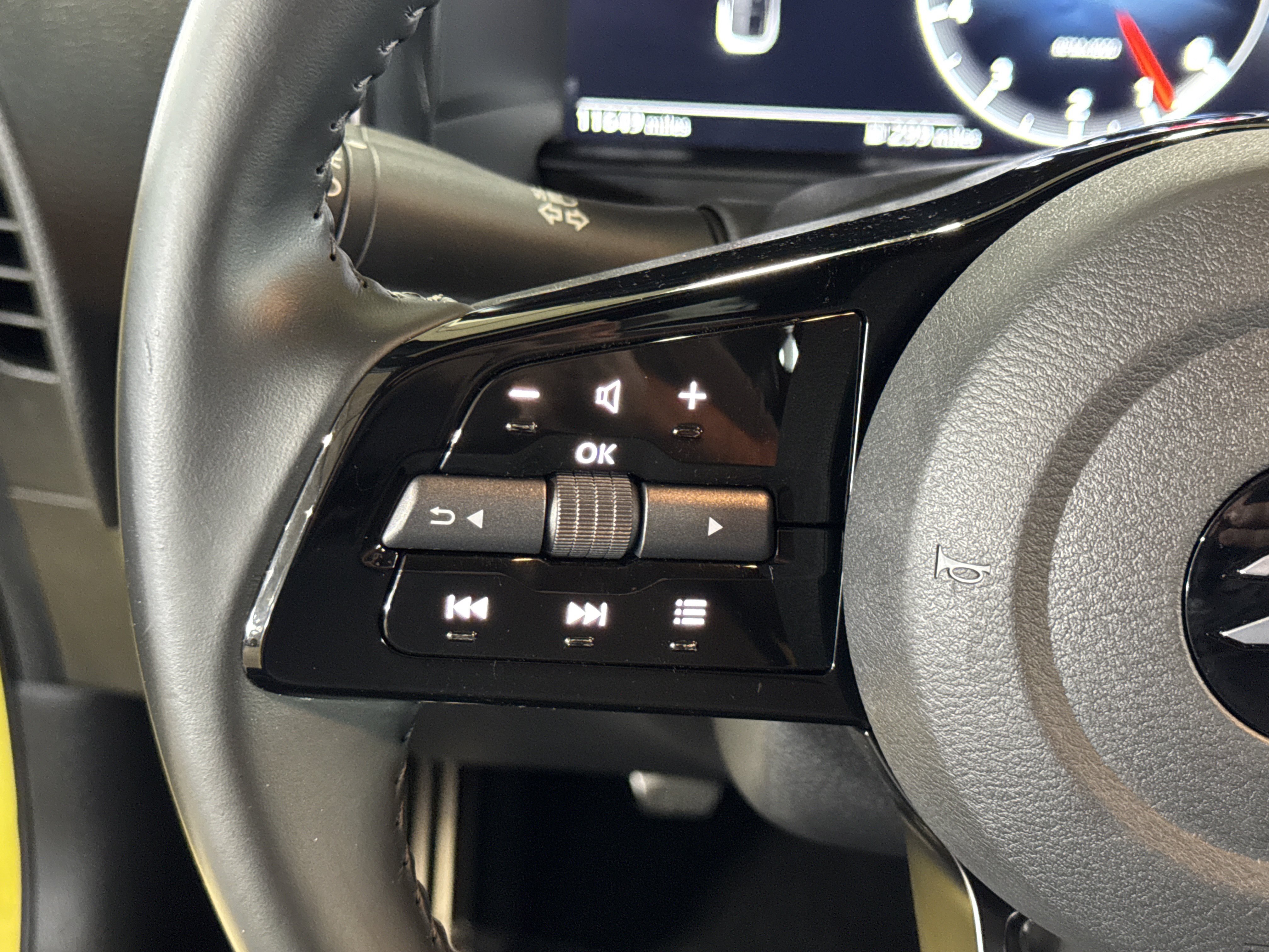 Used 2023 Nissan Z w/ Floor Mat Package (L93) RWD image 17