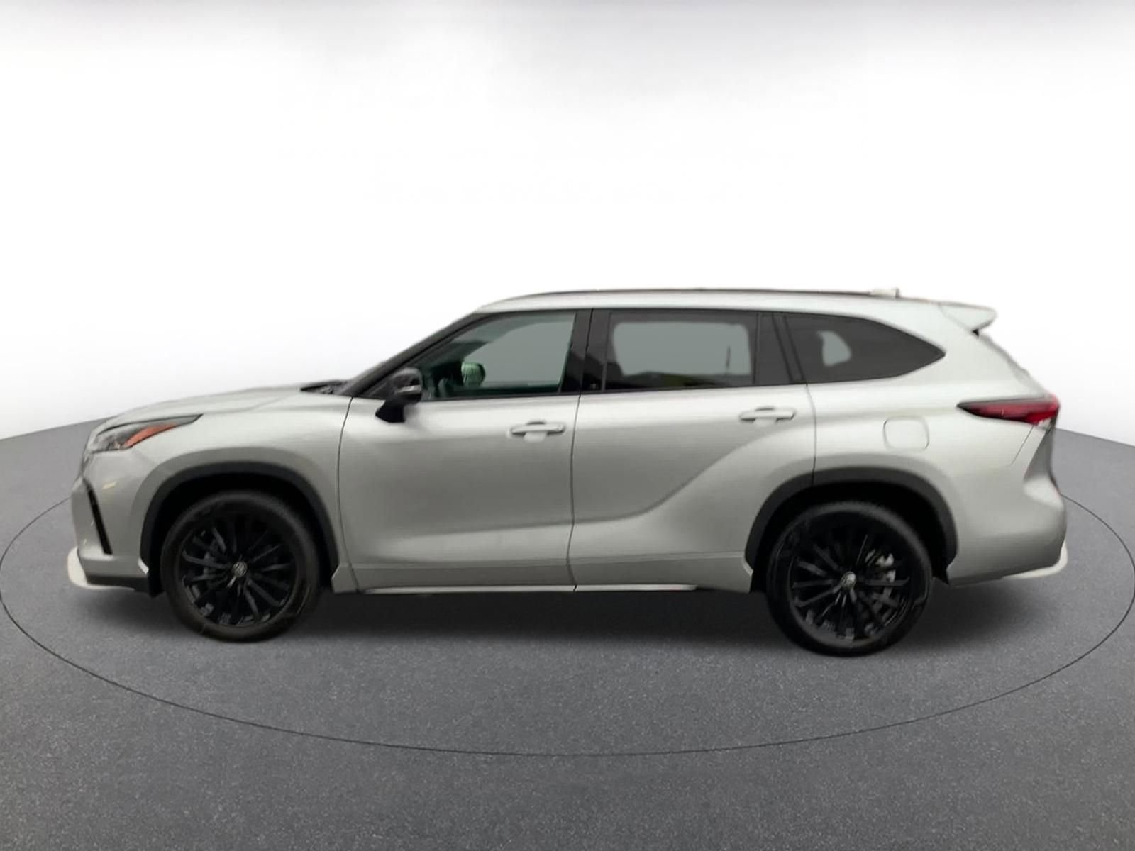 Used 2025 Toyota Highlander XSE image 9