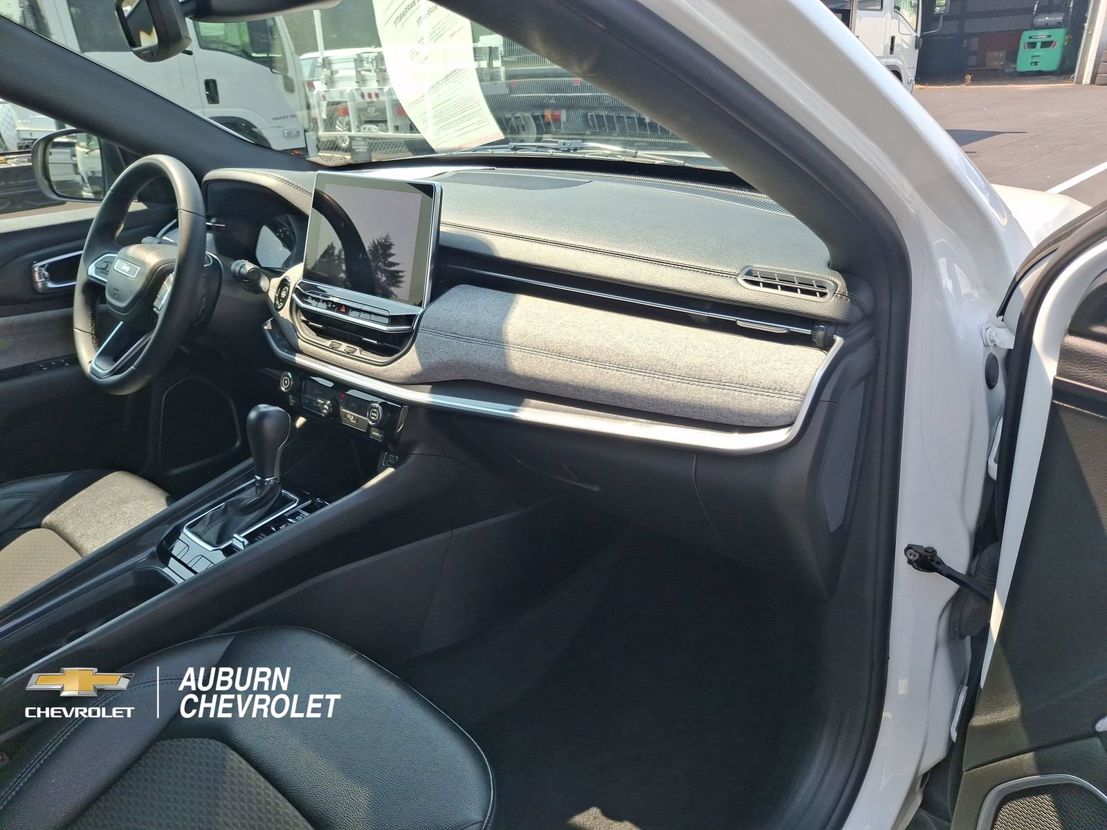 Used 2024 Jeep Compass Latitude AWD/4WD image 22
