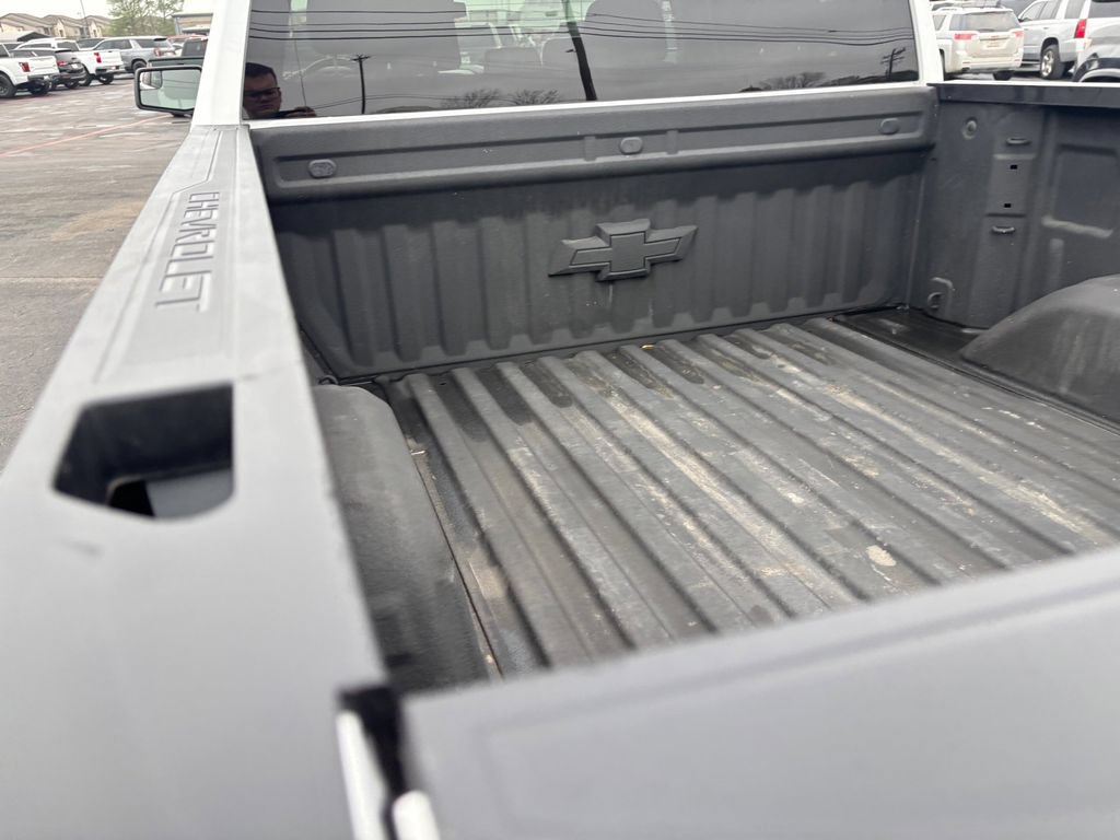 Used 2025 Chevrolet Silverado 1500 W/T w/ LPO, Dark Essentials Package AWD/4WD image 31