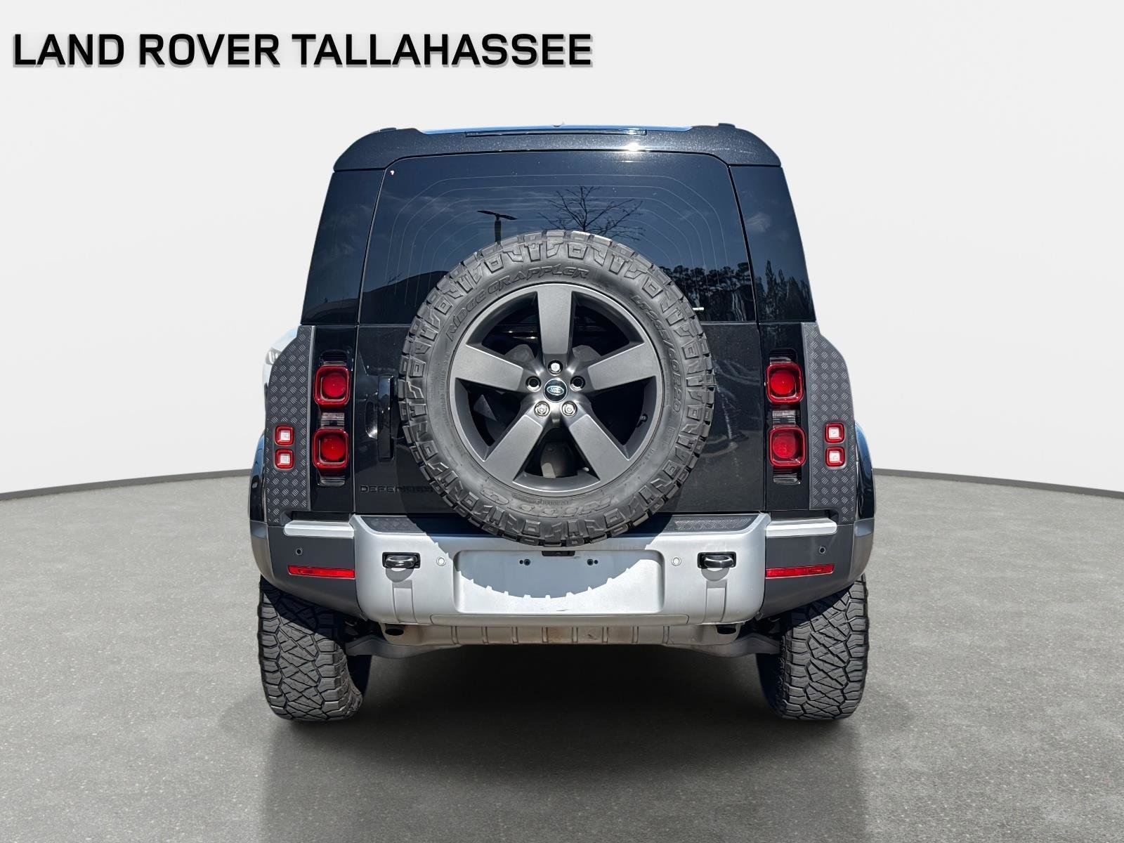 Used 2024 Land Rover Defender 90 S image 6