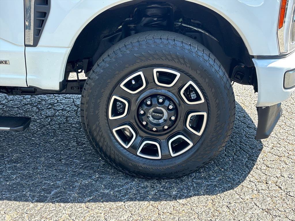Used 2023 Ford F250 Platinum AWD/4WD image 13
