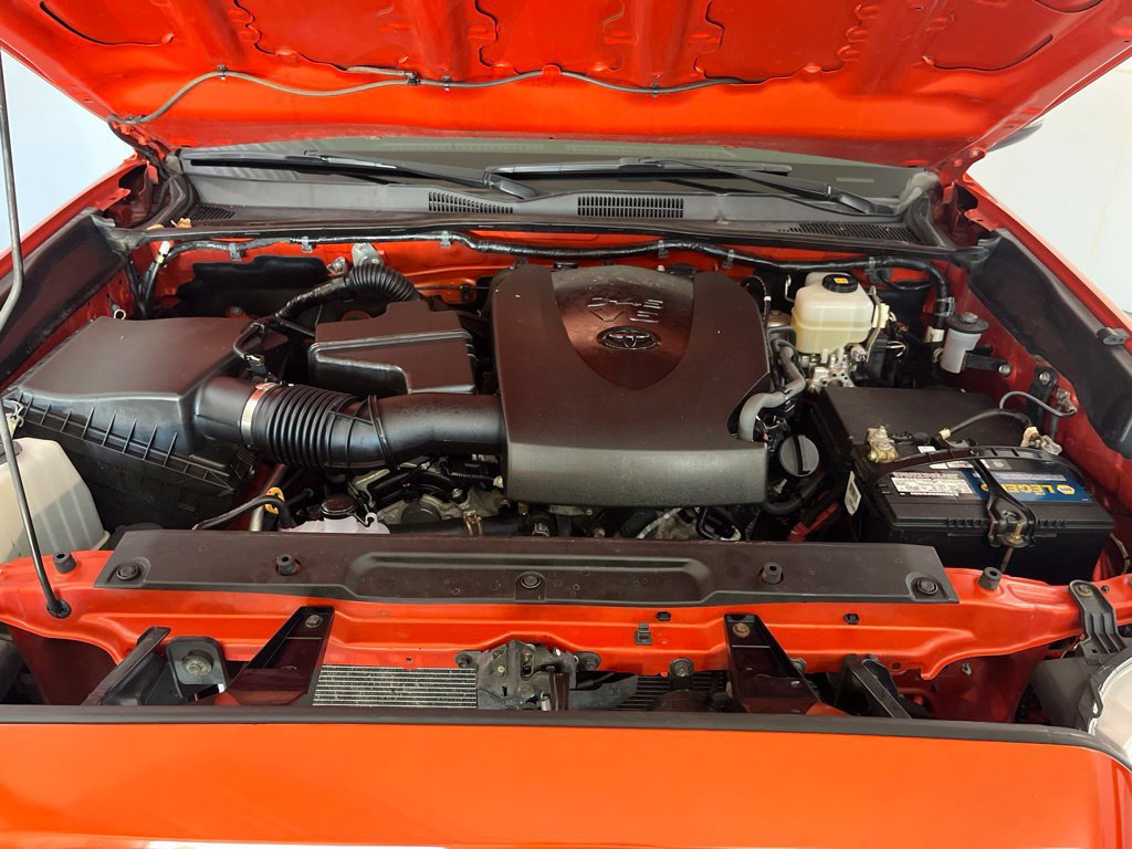Used 2018 Toyota Tacoma TRD Off-Road AWD/4WD image 9