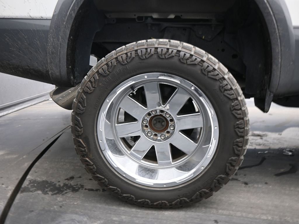 Used 2019 Nissan Titan PRO-4X image 23