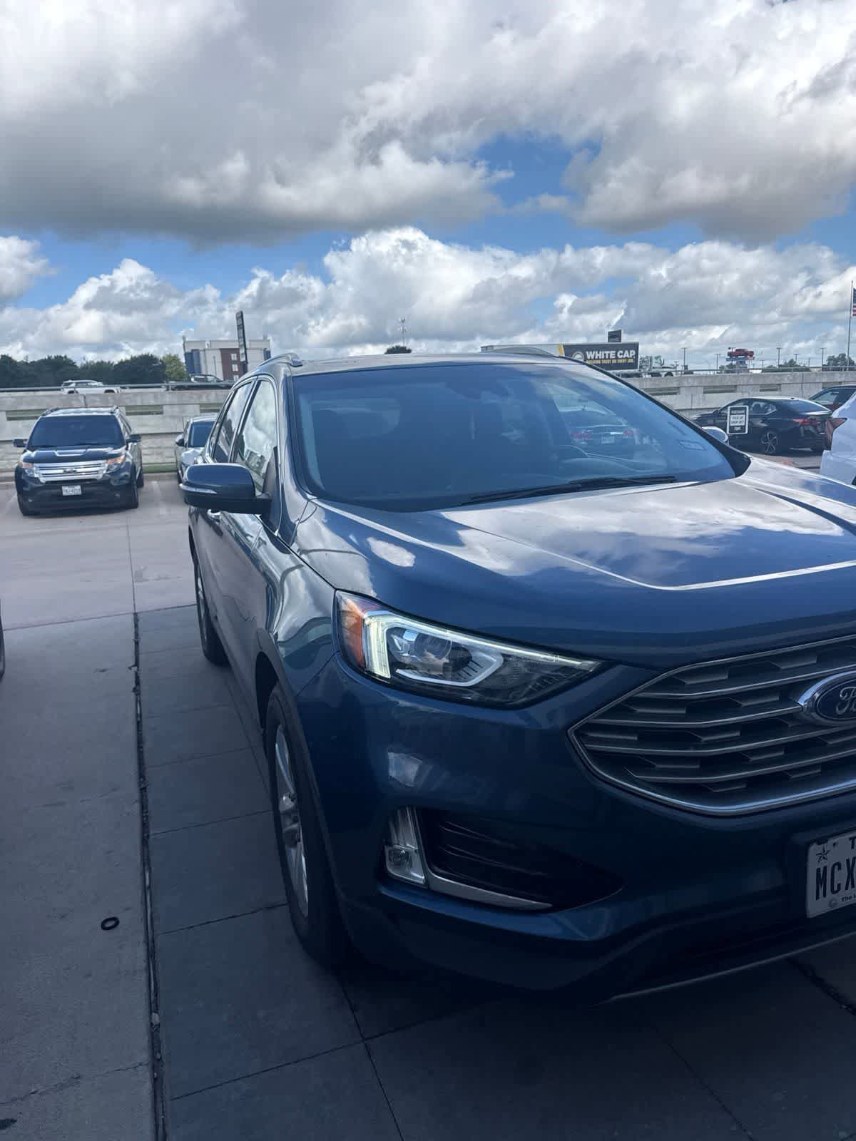 Used 2019 Ford Edge SEL w/ Equipment Group 201A FWD image 2