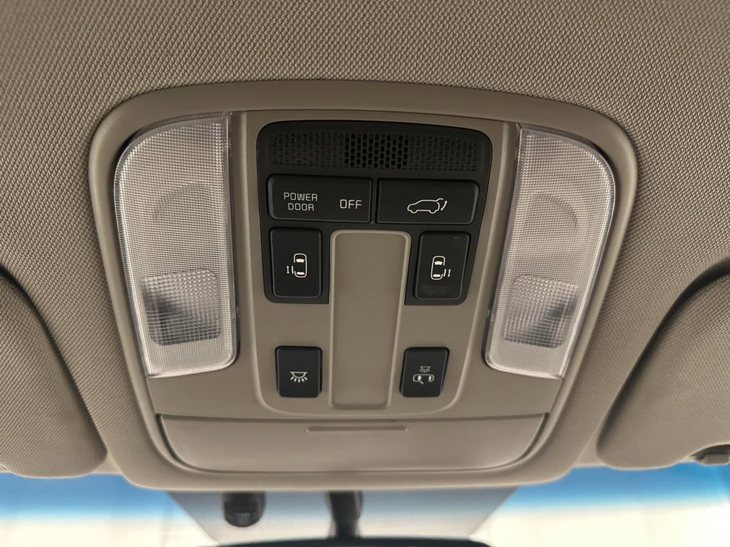 Used 2018 Kia Sedona SX image 21