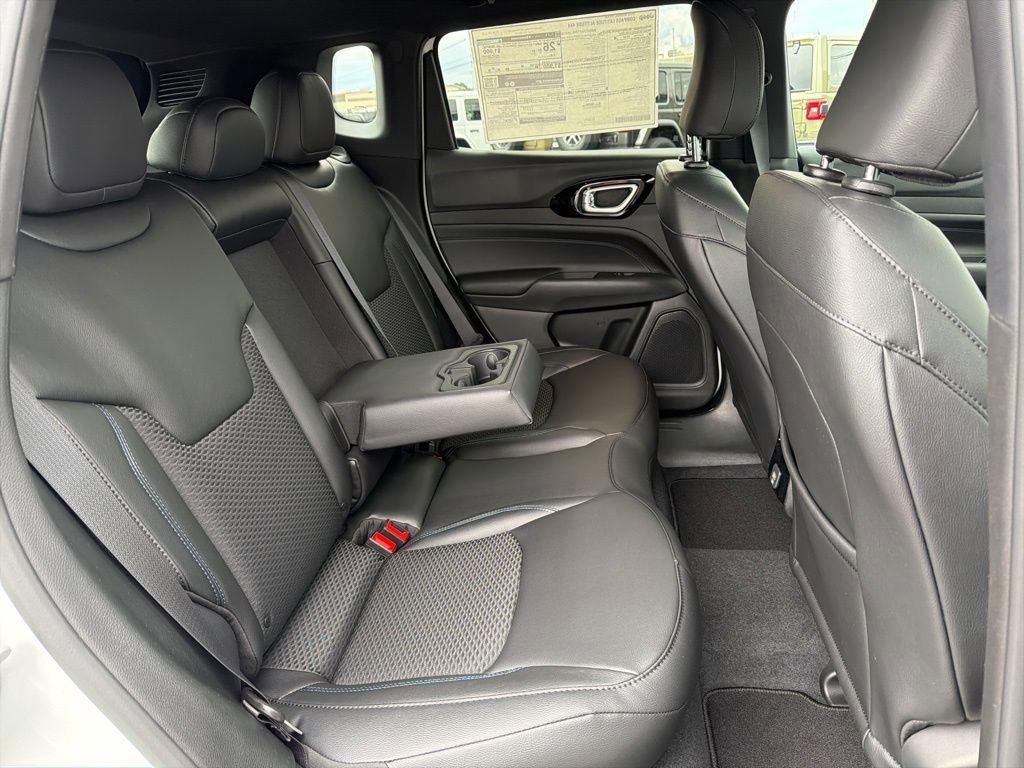 New 2026 Jeep Compass Latitude image 17