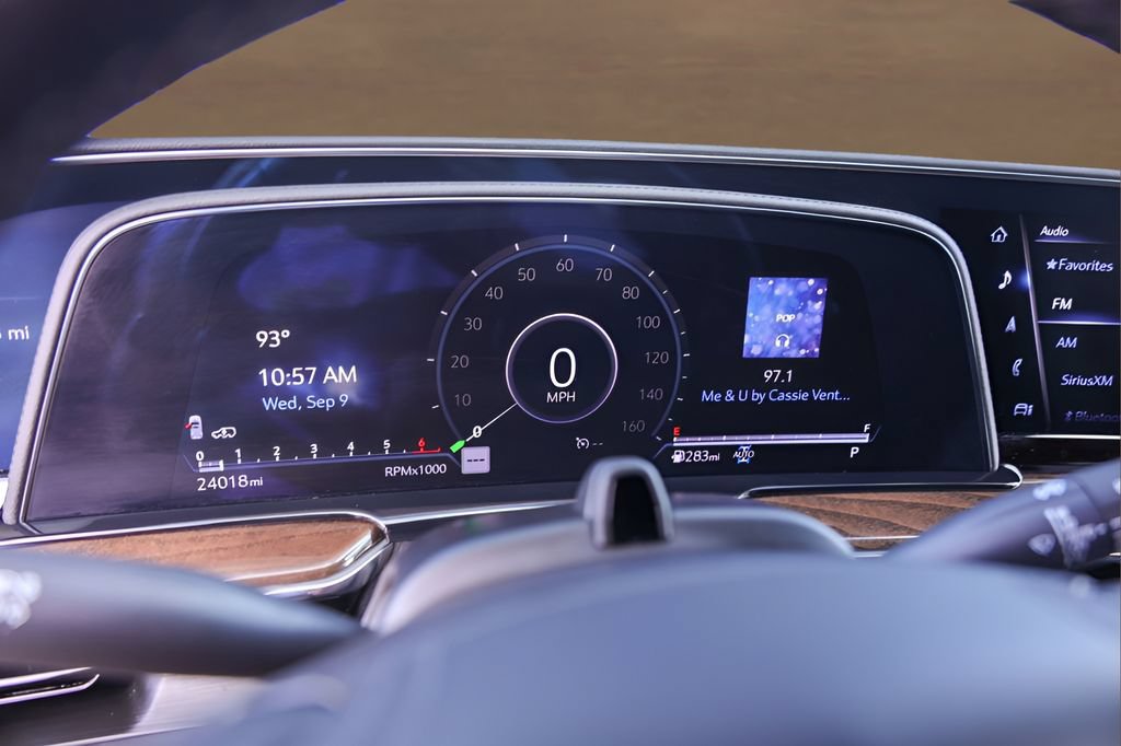 Certified 2024 Cadillac Escalade Sport Platinum AWD/4WD image 10