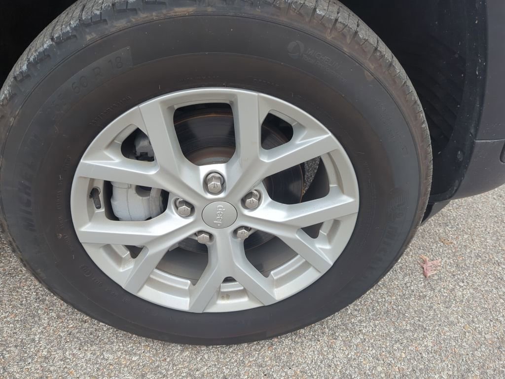 Used 2024 Jeep Grand Cherokee Limited image 10