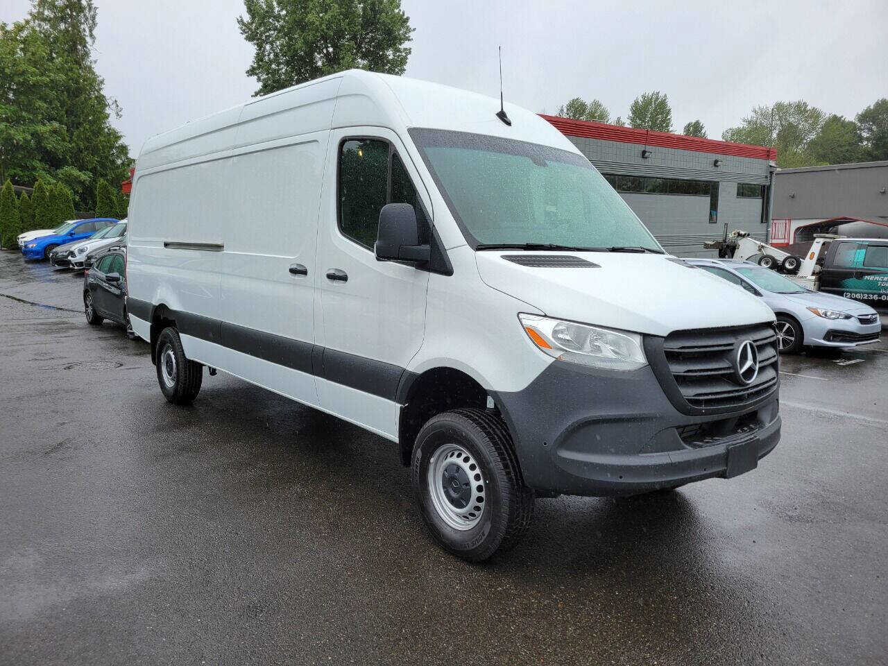 Used 2023 Mercedes-Benz Sprinter 2500 w/ Acoustic Package image 8
