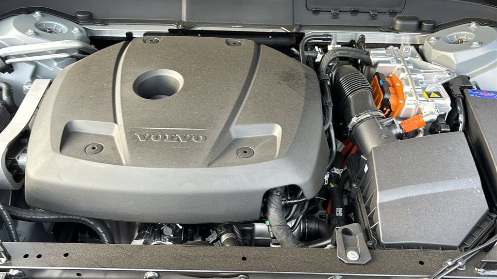 New 2026 Volvo XC60 T8 Plus w/ Protection Package Premier AWD/4WD image 31