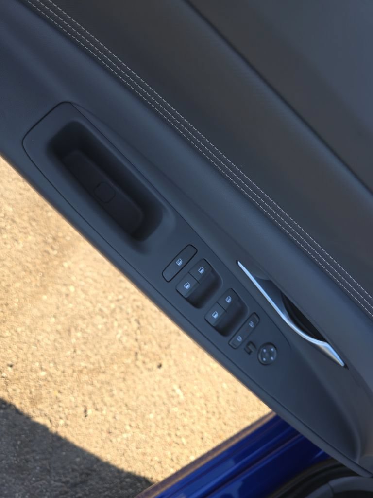 Used 2025 Hyundai Elantra SEL FWD image 11