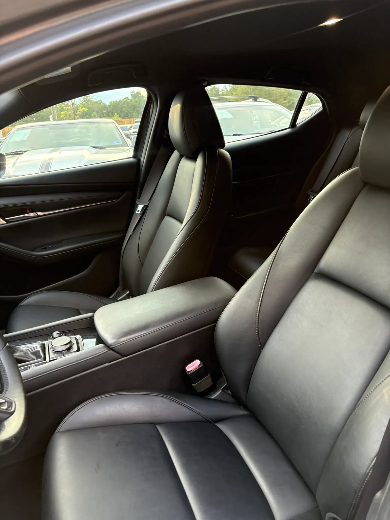 Used 2019 MAZDA MAZDA3 Hatchback w/ Preferred Package FWD image 10