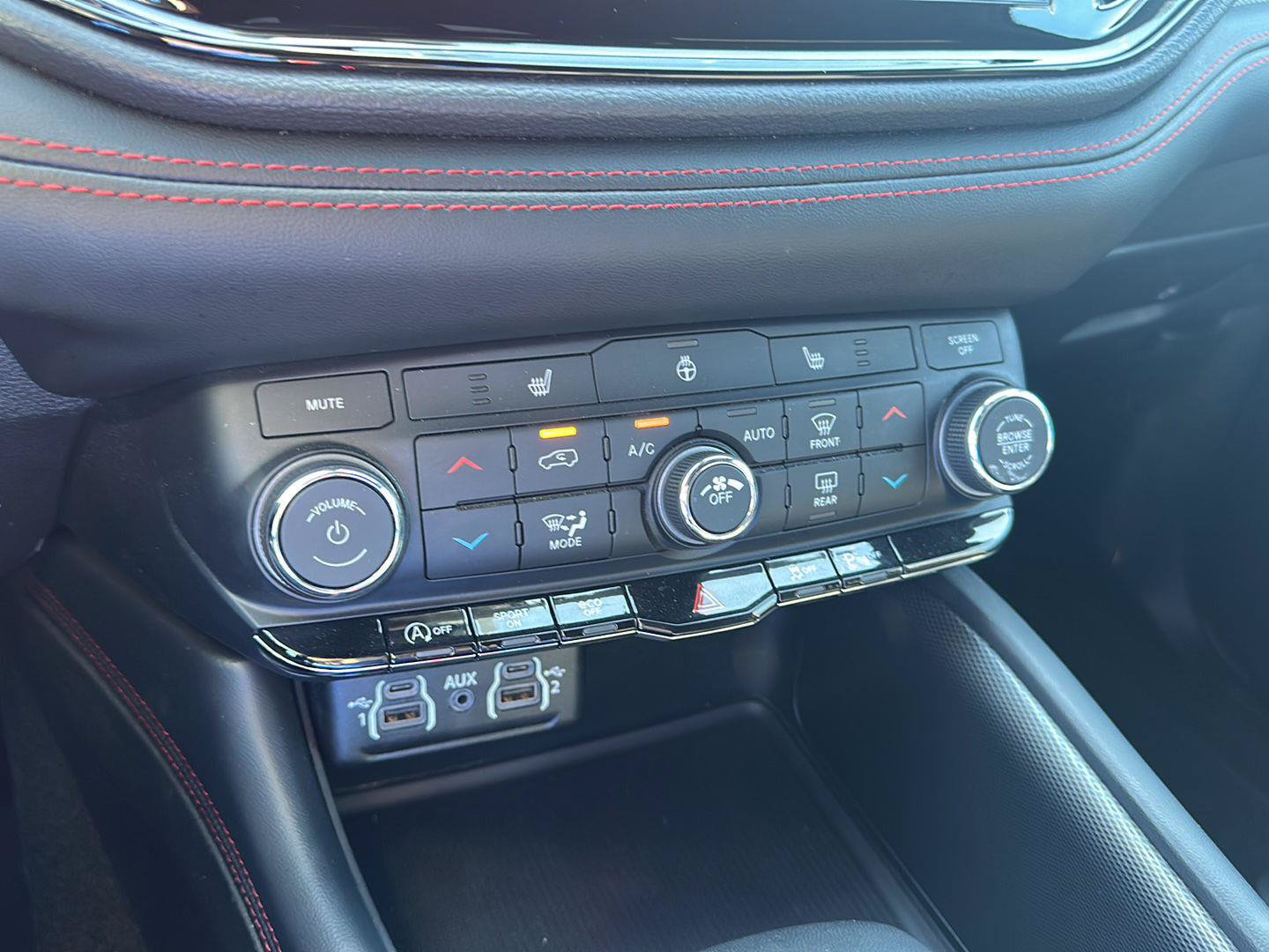 Used 2025 Dodge Durango GT AWD/4WD image 21