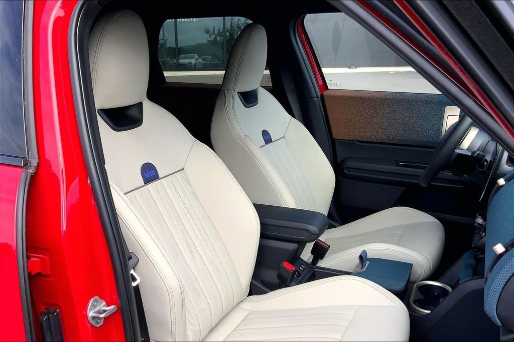 Certified 2025 MINI Cooper Countryman S w/ Comfort Package Max image 8