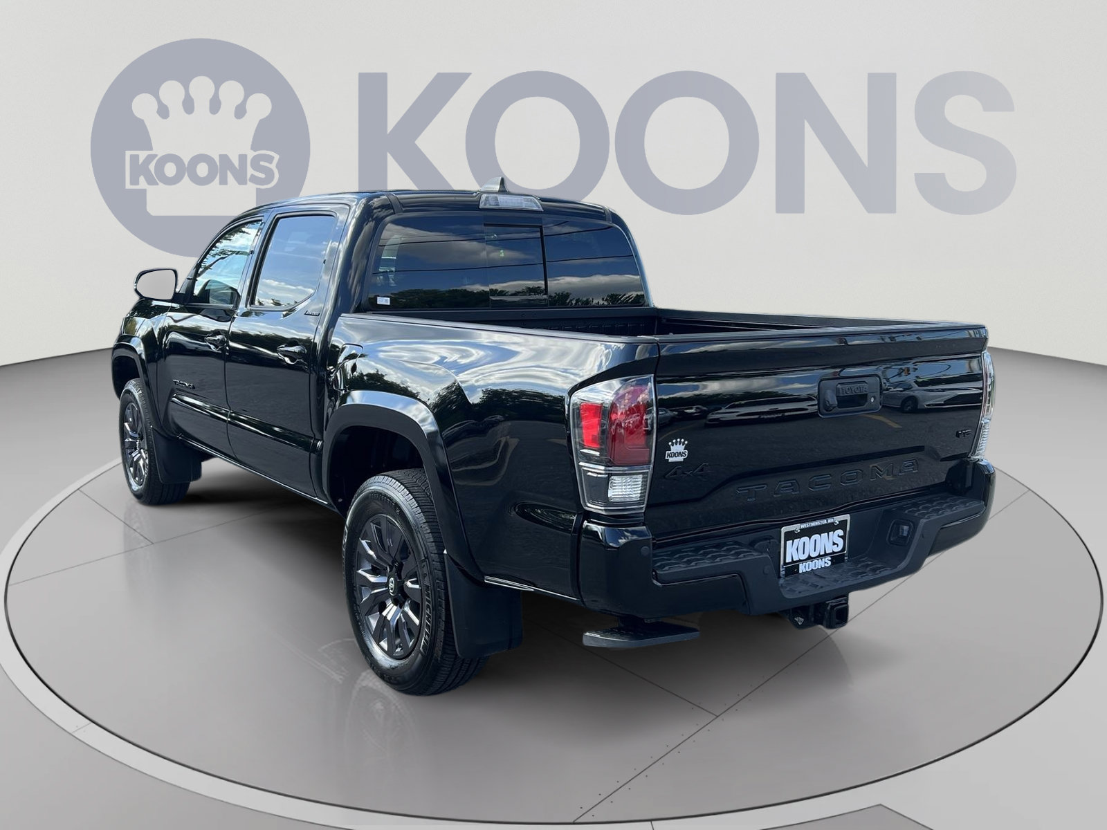 Used 2023 Toyota Tacoma Limited w/ Nightshade Package AWD/4WD image 4