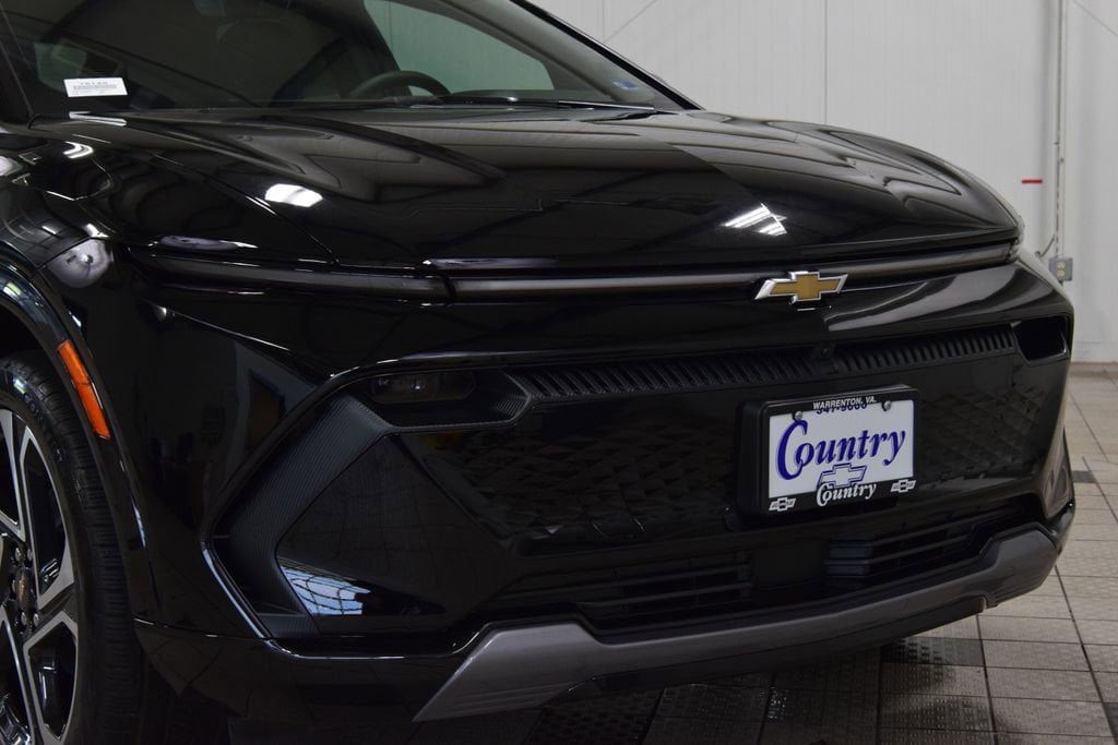 New 2026 Chevrolet Equinox EV LT w/ Convenience Package II AWD/4WD image 9