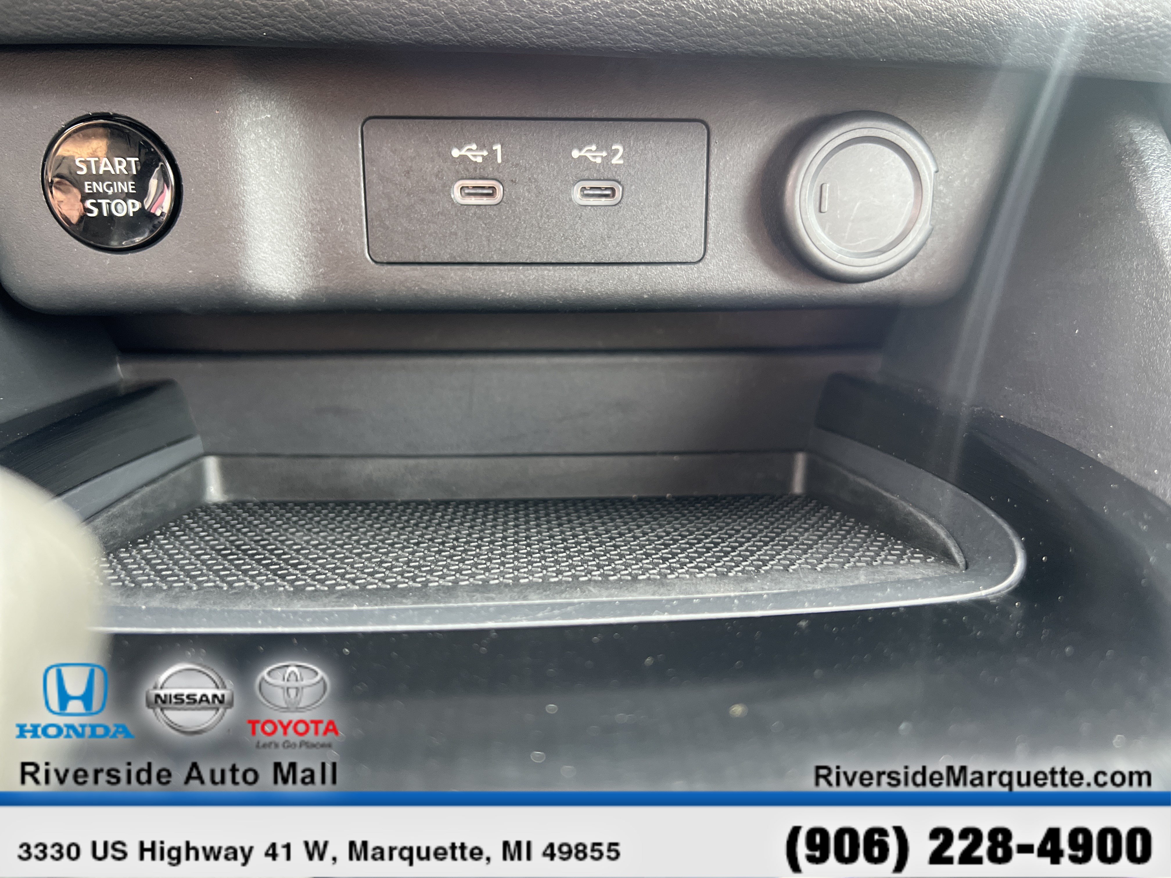 Used 2025 Nissan Rogue S AWD/4WD image 18