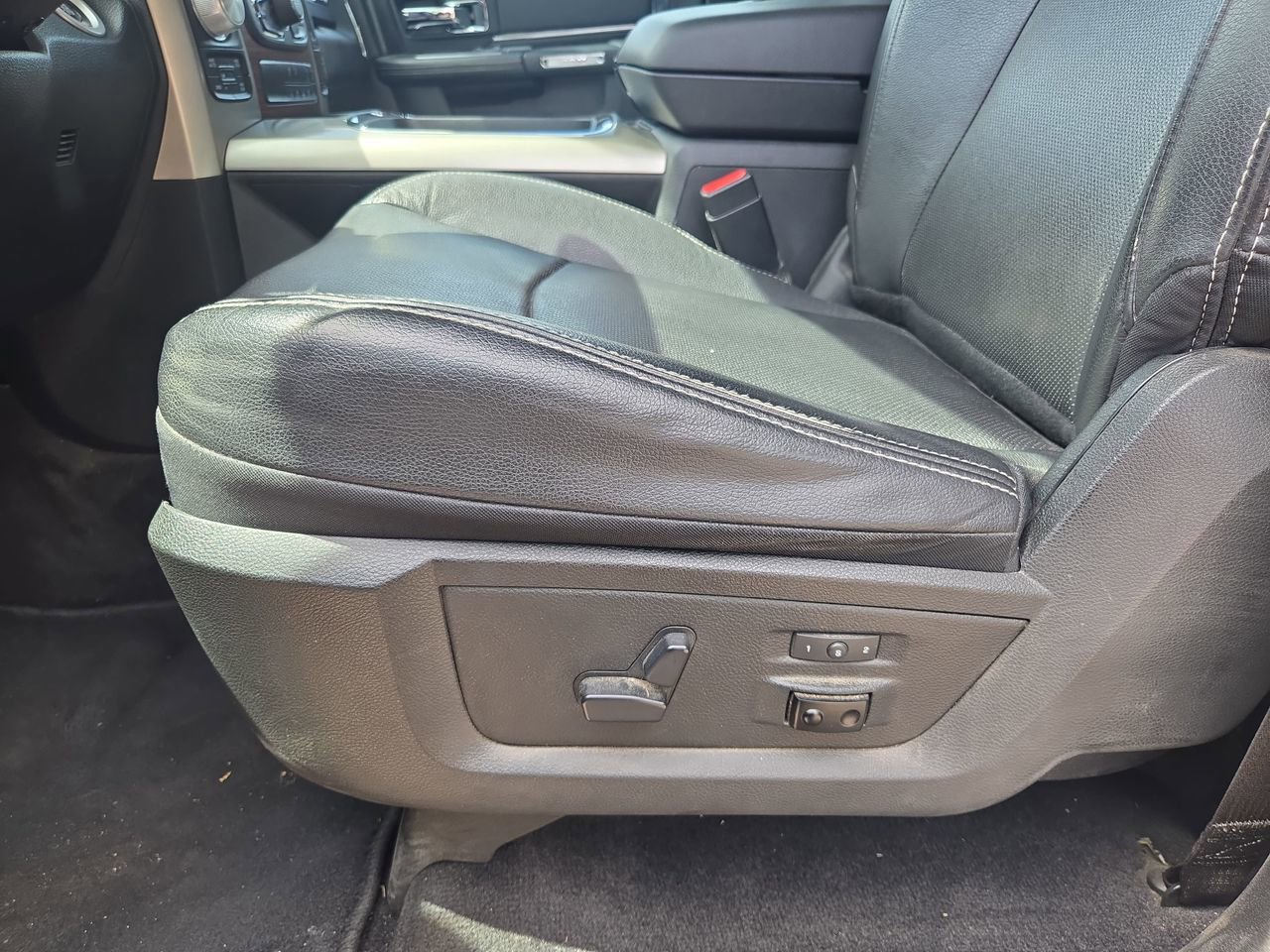 Used 2017 RAM 1500 Laramie w/ Convenience Group image 15