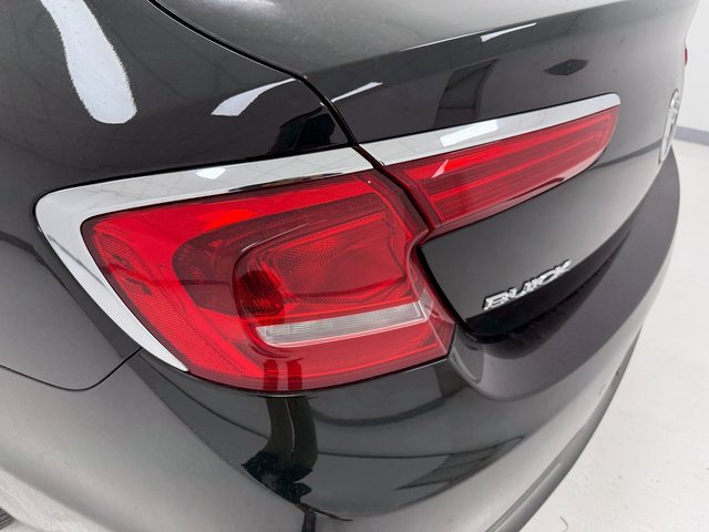 Used 2017 Buick LaCrosse image 8