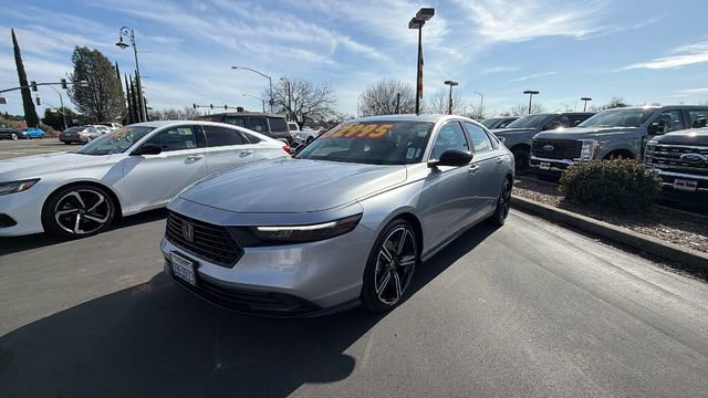 Used 2025 Honda Accord Sport image 1