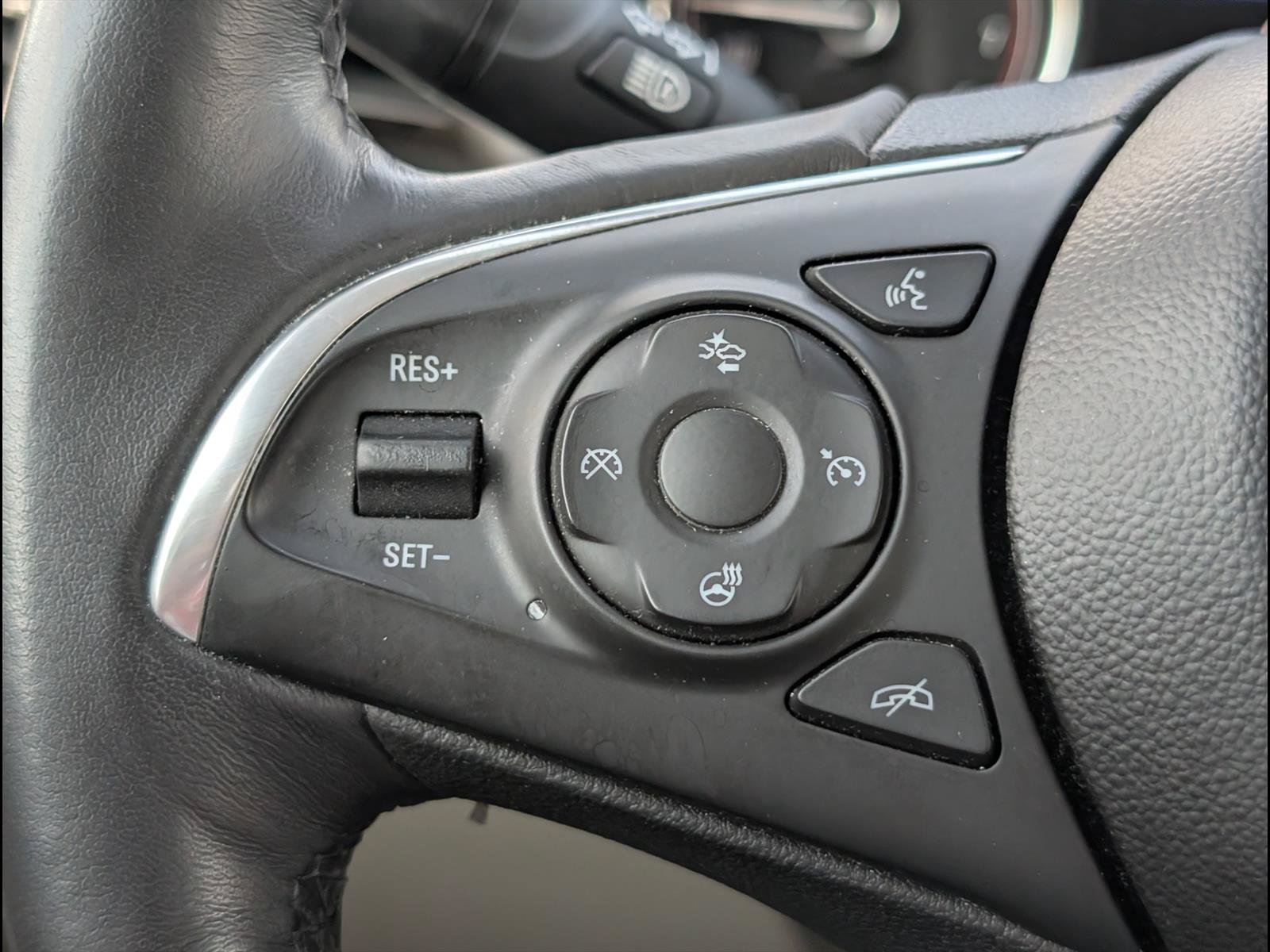 Used 2020 Buick Enclave Premium AWD/4WD image 17