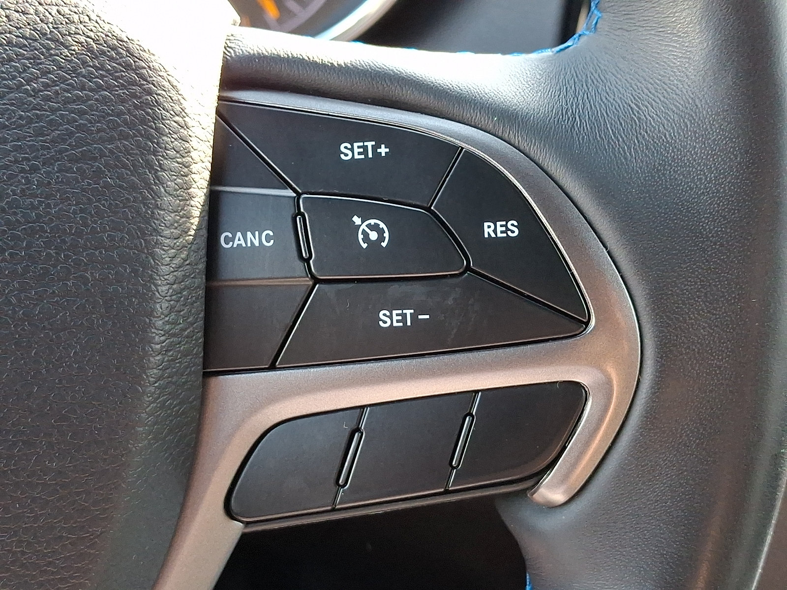 Certified 2019 Jeep Grand Cherokee Laredo AWD/4WD image 23