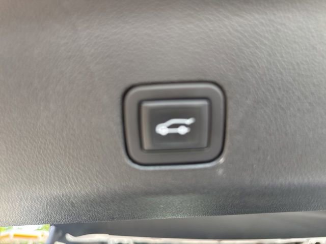 Used 2023 Chevrolet Suburban Premier AWD/4WD image 8