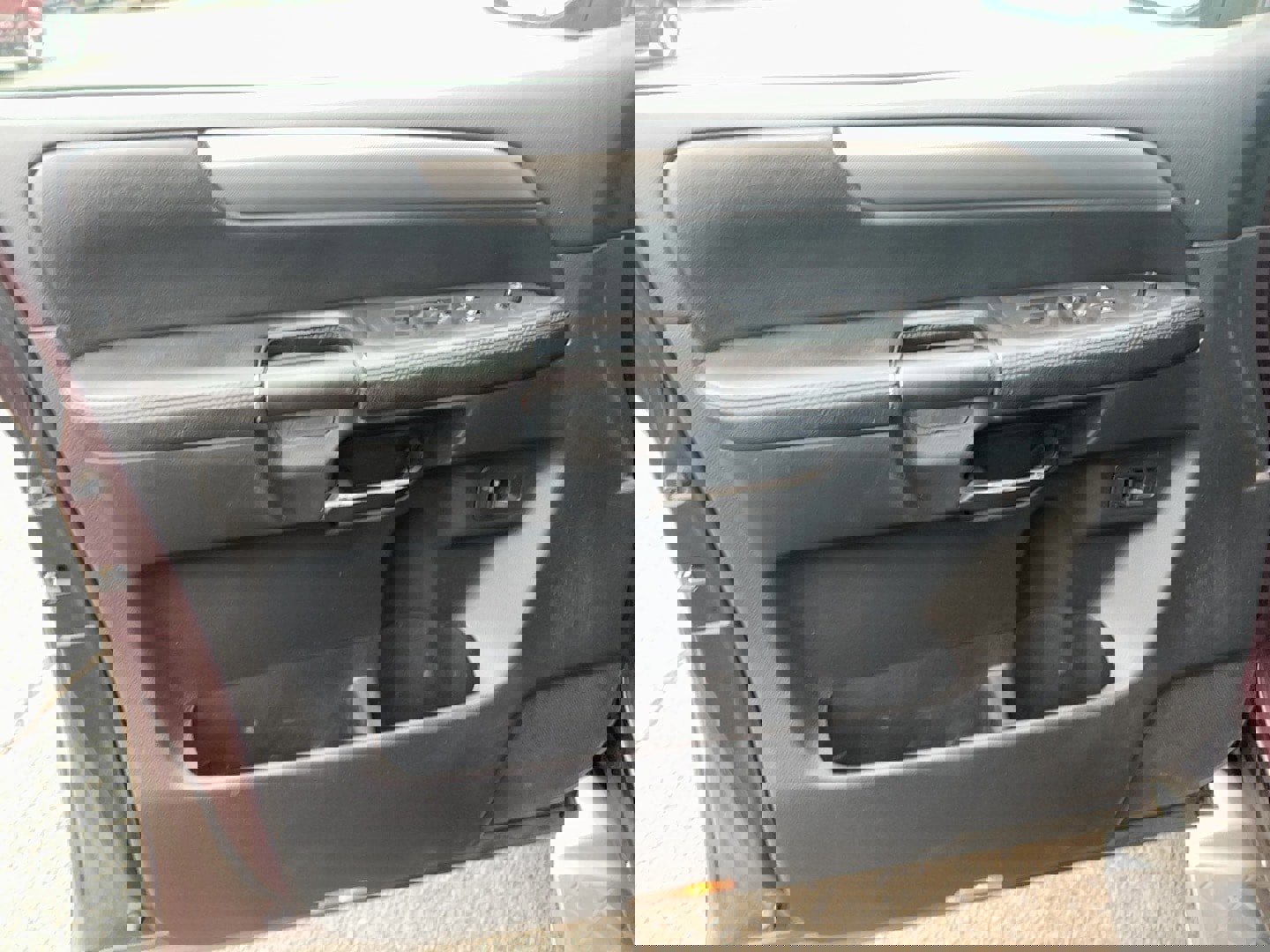 Used 2013 Nissan Armada SV image 18