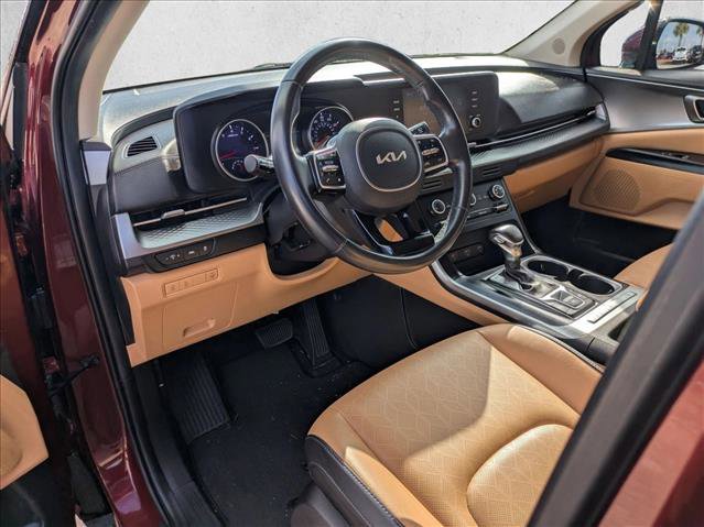 Used 2023 Kia Carnival LX image 9
