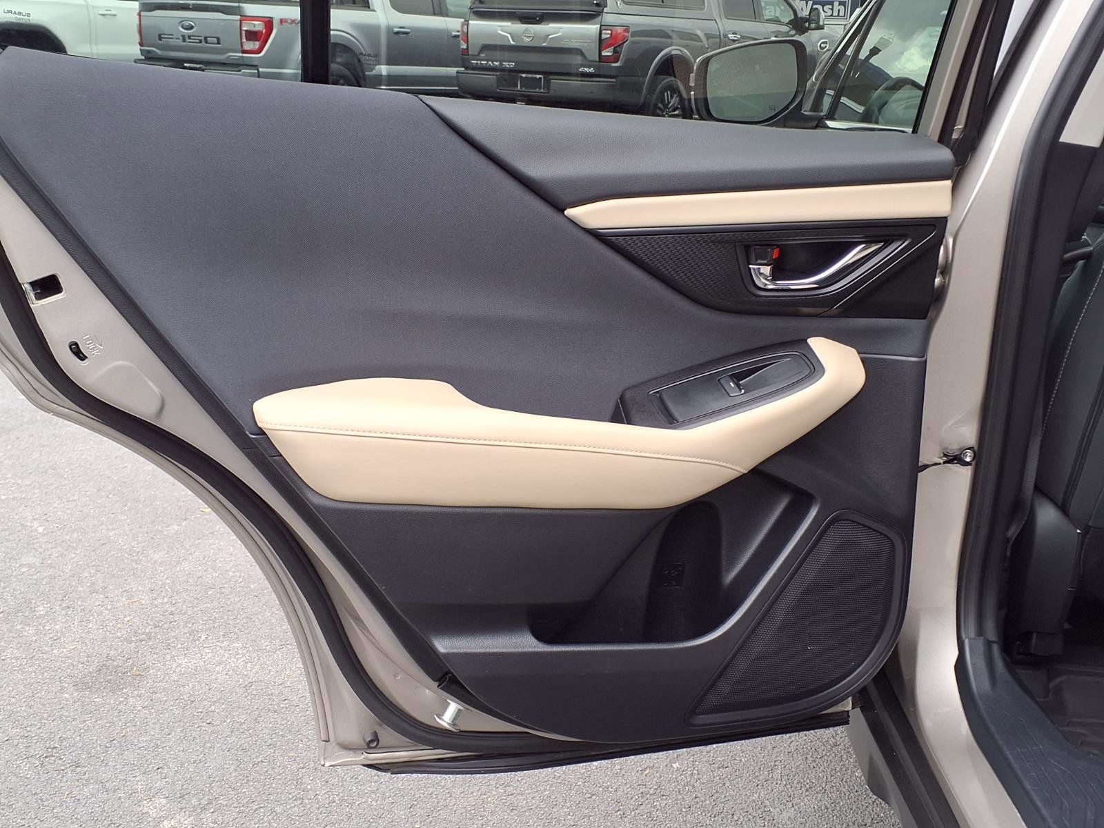 Used 2020 Subaru Outback Premium image 16