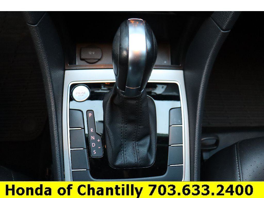 Used 2020 Volkswagen Passat 2.0T SE w/ Sunroof Package image 18
