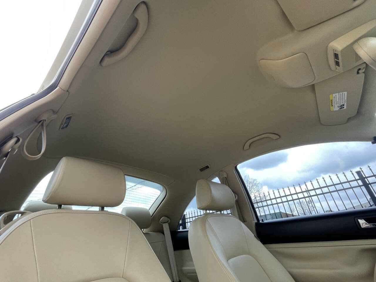 Used 2009 Volkswagen Beetle Base 2dr Coupe 5M image 18