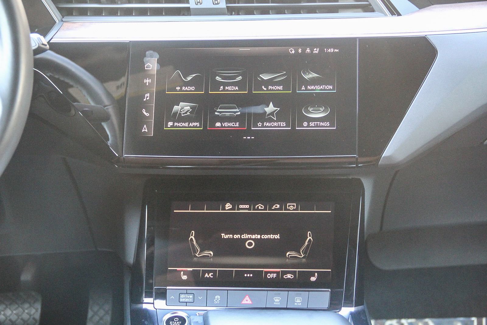 Certified 2022 Audi e-tron Premium w/ Convenience Plus Package image 15