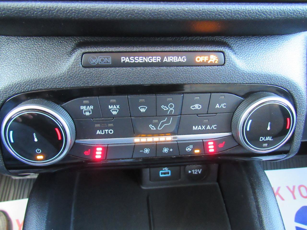 Used 2022 Ford Escape SE w/ SE Sport Appearance Package AWD/4WD image 18