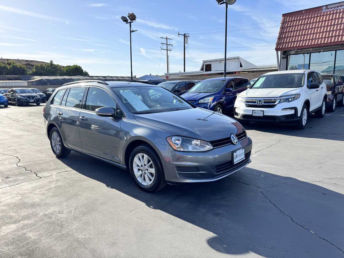 Used 2016 Volkswagen Golf S FWD image 8