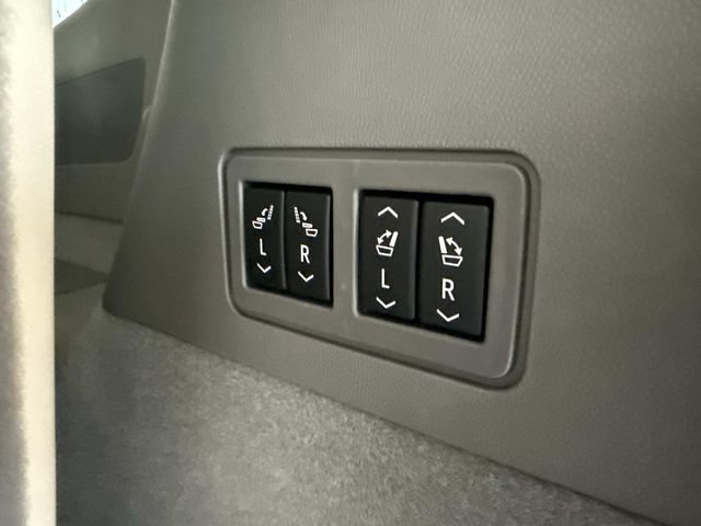 Certified 2024 Cadillac XT6 Premium Luxury w/ LPO, Floor Liner Package AWD/4WD image 27