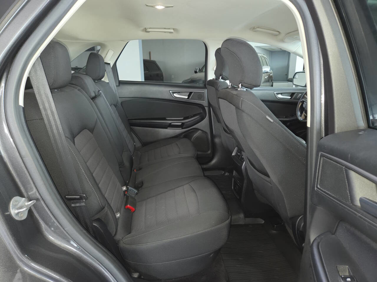 Used 2016 Ford Edge SE AWD/4WD image 25